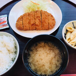 Chousha Shiyokudou Migiwa - とんかつ定食＝５２０円 税込