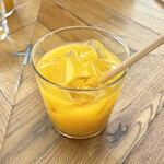 METoA Cafe ＆ Kitchen - マンゴージュース
