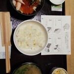 Domiin - 本日の朝食。いくら蟹丼、アサリの味噌汁、ポテトグラタンに･･･寝ぼけてご飯貰っちゃった(￣▽￣;)
