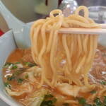 ラーメン山岡家 - 期間限定極旨もつ味噌ラーメン(箸上げ)