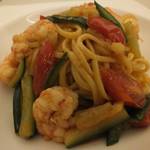 トラットリア 29 - 「キタッラ　エビとプチトマト　オイルソース」：甲殻類の濃厚なコクと香り！野菜の柔らかな酸味とコク♪