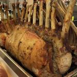 トラットリア 29 - 【‘12.8月イベント】「岩手県産　岩中豚のフィレンツェ風オーブン焼き」：スッとナイフが吸い込まれる、驚きの肉質♪