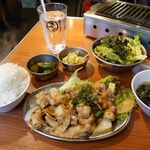 大阪焼肉・ホルモン ふたご  - 生姜焼定食（ライス大盛無料）　1000円