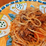 CUCINA MAGGIO - なめらかでコシのあるパスタに牛スジの旨味が溶け込むトマトソース、食べ応えある柔らか牛スジと甘いかぶが絶妙にマッチ