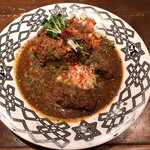 レベルカレー - チキンカレー 2/3 950円(税込)＋トッピング 温泉玉子 100円