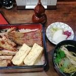 千代福 - ランチ重　1100円　鰻、焼き鳥、卵焼きの三種盛り