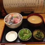 秋葉原旨い魚と焼酎.地酒 美味研鑽 TETSU - 刺身丼
