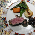 薪焼 銀座おのでら - 熊本県産あか牛「阿蘇王」のサーロイン、牛タンの赤ワイン煮込み