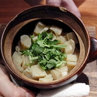 薪焼 銀座おのでら - ホタテとセリの土鍋ご飯