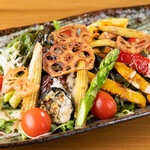 Charcoal-grilled vegetable salad