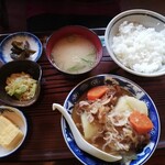 Sushi Izakaya Taman - 肉じゃが定食