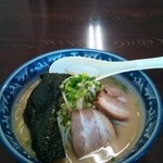 momochanra-men - いたって普通の味ですが、ラーメン店が少ない地元では人気