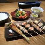 創作巻き串と国産ワイン MAKI－BUDOU - 焼鶏定食（980円：税込）