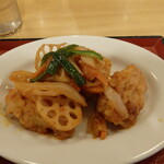 神戸ジェームス山食堂 - 鶏と野菜のチリ炒め