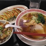 Kourakuen - 減塩GABA醤油らーめん(ロカボ麺)+餃子(ベジタブル)チャーシュー丼(ライス大盛)プレミアムセット