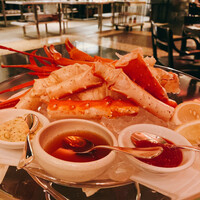 フレンチ キッチン - クラブレッグ オン アイス(ズワイとタラバ！)