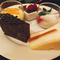 フレンチ キッチン - スイーツビュッフェ(ワゴンに乗った大量のスイーツから好きなものをセレクト)