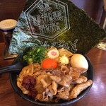 肉玉そば おとど - 肉を食らう。辛いのもいいね。