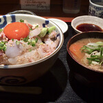 めしの助 - 甲殻丼(大)