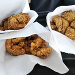 大分唐揚げ専門店 マルマン - 料理写真:ももザンギ(醤油、塩)上段、せせり下段
