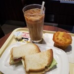 ドトールコーヒーショップ - 全体図。