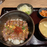 Bifukicchimbaikemito - 牛ロース丼定食