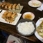 中華料理 餃子小屋 - 