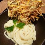 七弐八製麺 - かき揚げ（でか）天ぶっかけうどん（冷） 750円