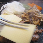 平家の郷 - 2012/8 チーズをのせて（霜降り和牛180g）