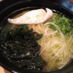 Sushi Ro - 鯛だし塩ラーメン330円+税です！麺はちゃんぽん？スープが〜ぬるいって〜！