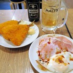 大衆食堂 むらやま屋 - 食堂飲みの定番（ハムエッグ＆アジフライ）