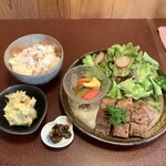 ジャム cafe 可鈴 - 【週替わりランチ 1,050円(税込)】これにスープも付いてます。(スープは最初に出てきます。)