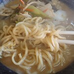らーめんどう楽 - みそ野菜ラーメン830円　麺アップ