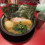 豚骨醤油ラーメン 王道家 - 