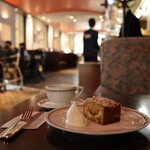 パパスカフェ - アップルキャラメルセット
            (ホットコーヒー付き 税込1,100円)