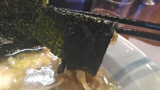 金八家 - 海苔巻きで麺を楽しみます。