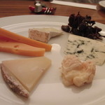 モンティパイソン - 宴会４名訪問＝好きなものを好きなだけ取り分けてくれます（その分料金変動）