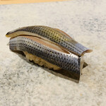 鮨 由う - ・小鰭