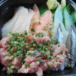 丼丸 豊漁丸 - 料理写真:週替メニューA