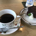 三上珈琲 - グァテマラ　450円
ガトーショコラ　300円