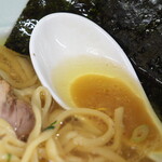 家系ラーメン 近藤家 - スープ　鶏油