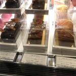 ピエール・エルメ・パリ - ケーキ