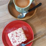 カフェ アンド ベイク ベベ - 