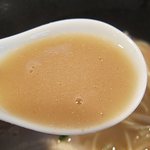 一髄 - クリーミーな白濁トンコツスープ