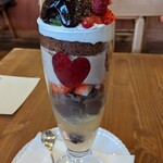 クリクリ - バレンタインパフェ¥1050
      ~2021.2.14