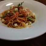 雪詩慕雲 - ベーコンとトマトとモッツァレラのパスタ。