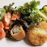 肉のいとう - コロッケなど盛合せ例