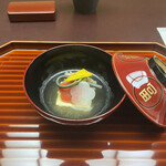 料亭 大宮 一の家 - お椀。
      美味し。