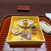 料亭 大宮 一の家 - 前八寸。
                    美味し。