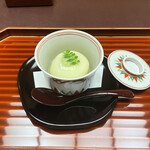 料亭 大宮 一の家 - 馬鈴薯饅頭。
      美味し。